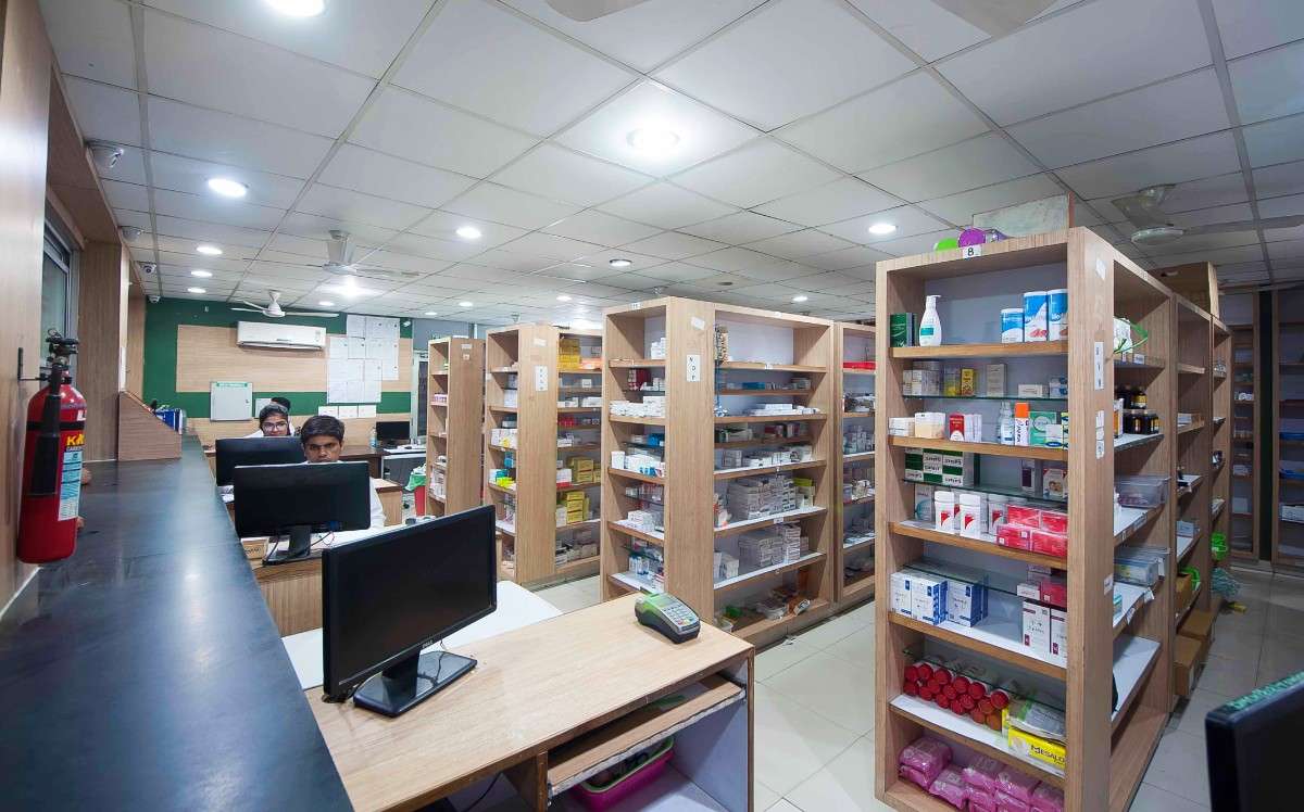 DMC&HPharmacyInside